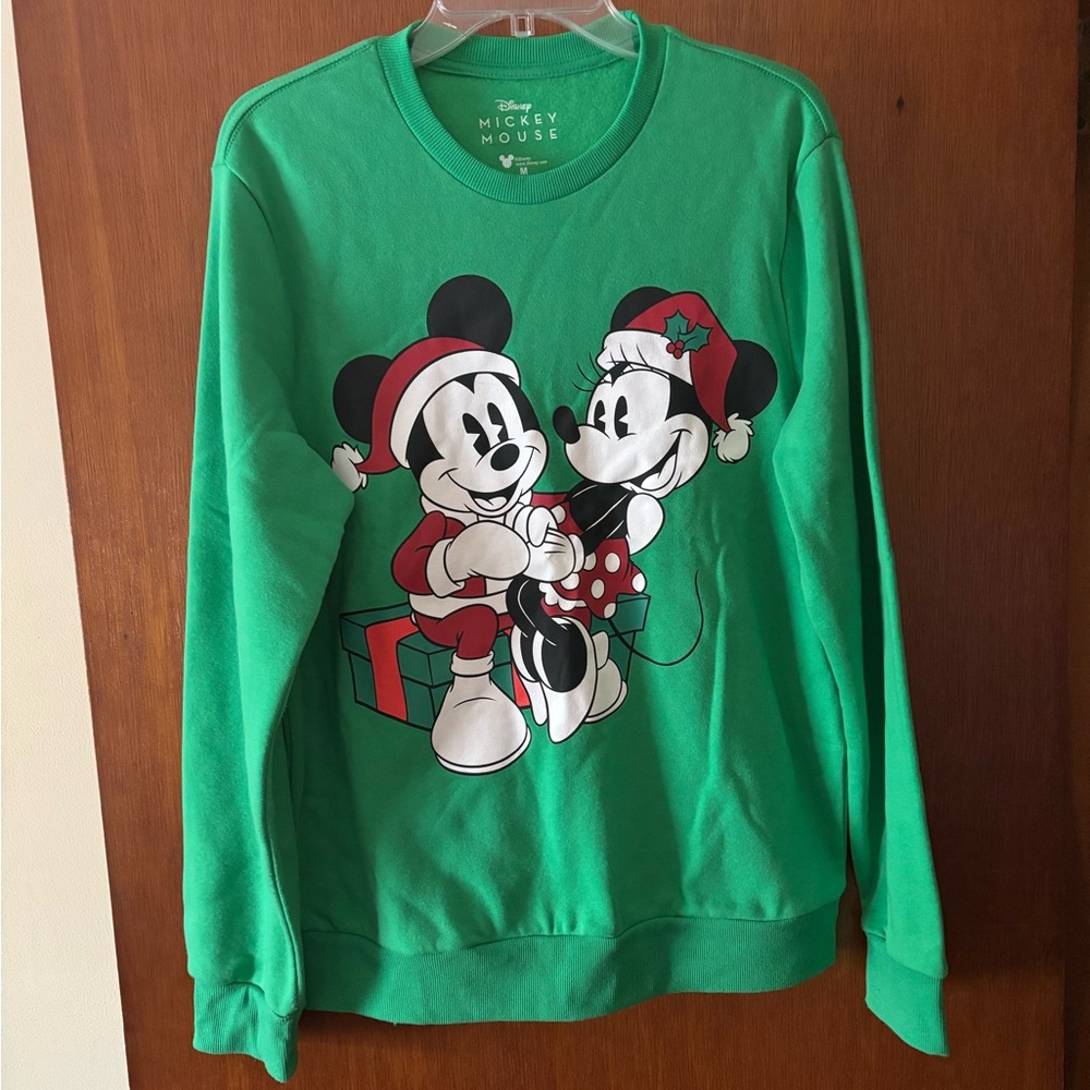 NWOT Disney Mickey & Minnie Mouse Christmas Sweatshirt.